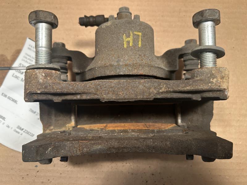 Brake Caliper from a 2016 Nissan Altima, rear, right side, photo 1