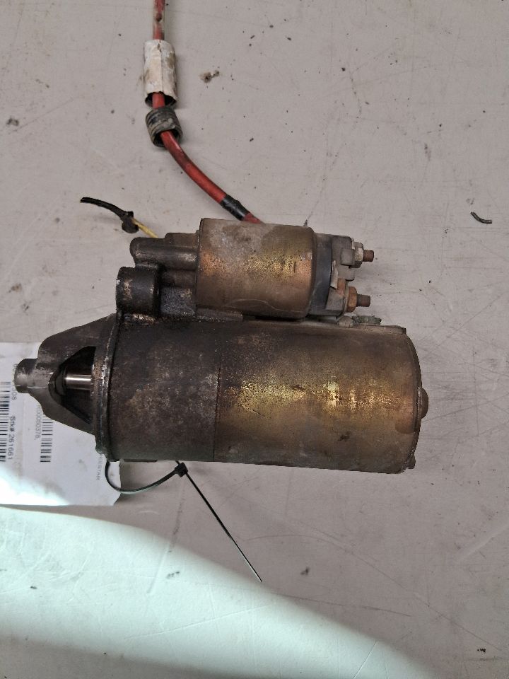 Starter Motor from a 2005 Ford Freestar, photo 1