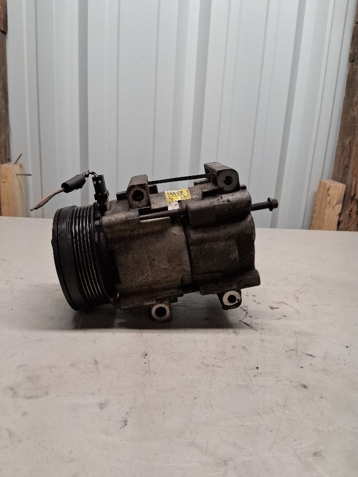 AC Compressor from a 2005 Ford Freestar, photo 2