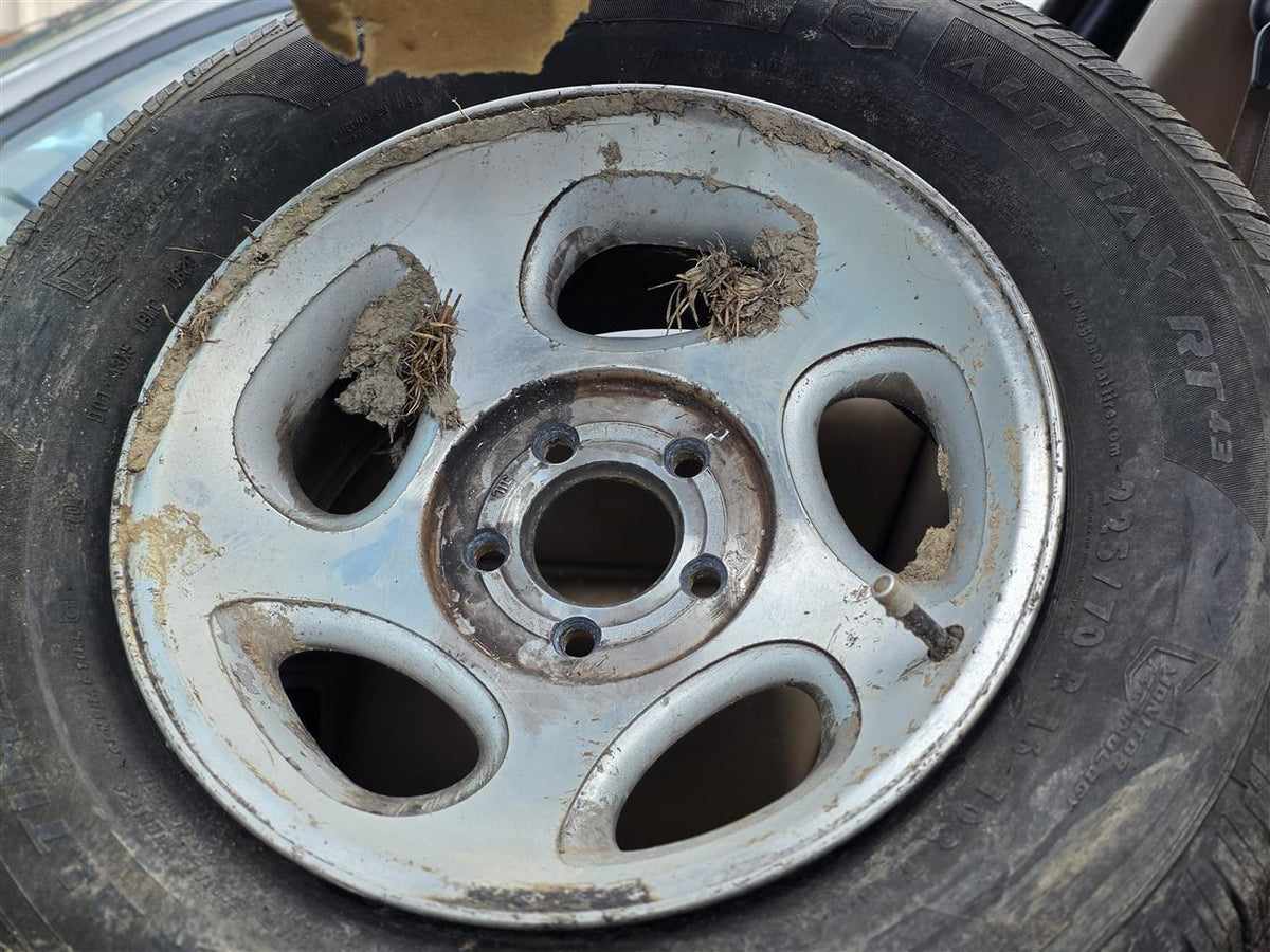 Wheel from a 2001 Ford Explorer, photo 1