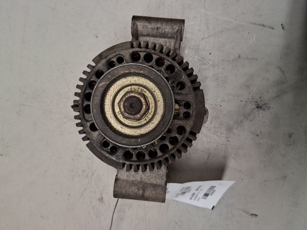 Alternator from a 2001 Ford Explorer, photo 2