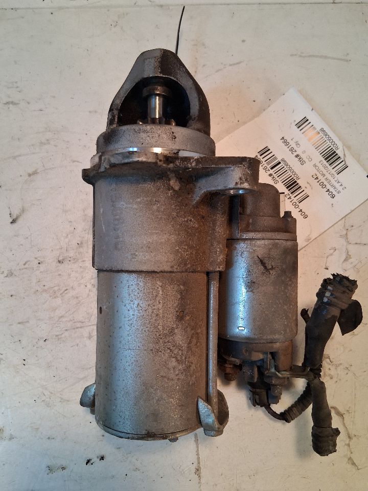 Starter Motor from a 2014 Chevrolet Equinox, photo 1