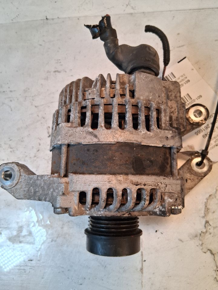Alternator from a 2014 Ford Escape, photo 2