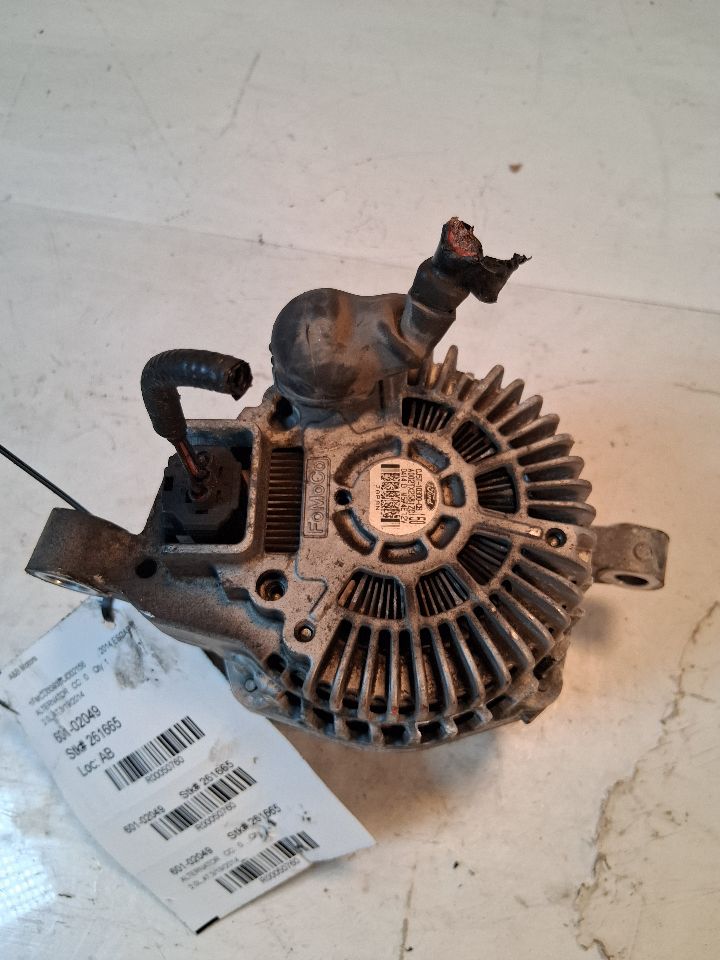 Alternator from a 2014 Ford Escape, photo 4