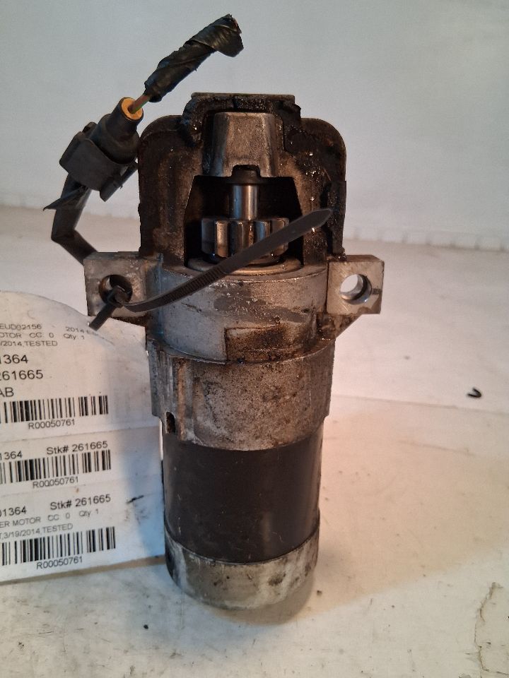 Starter Motor from a 2014 Ford Escape, photo 1