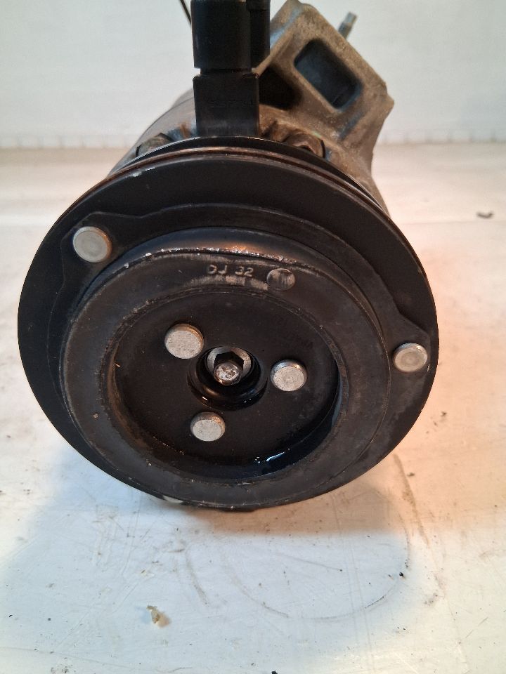 AC Compressor from a 2014 Ford Escape, photo 1