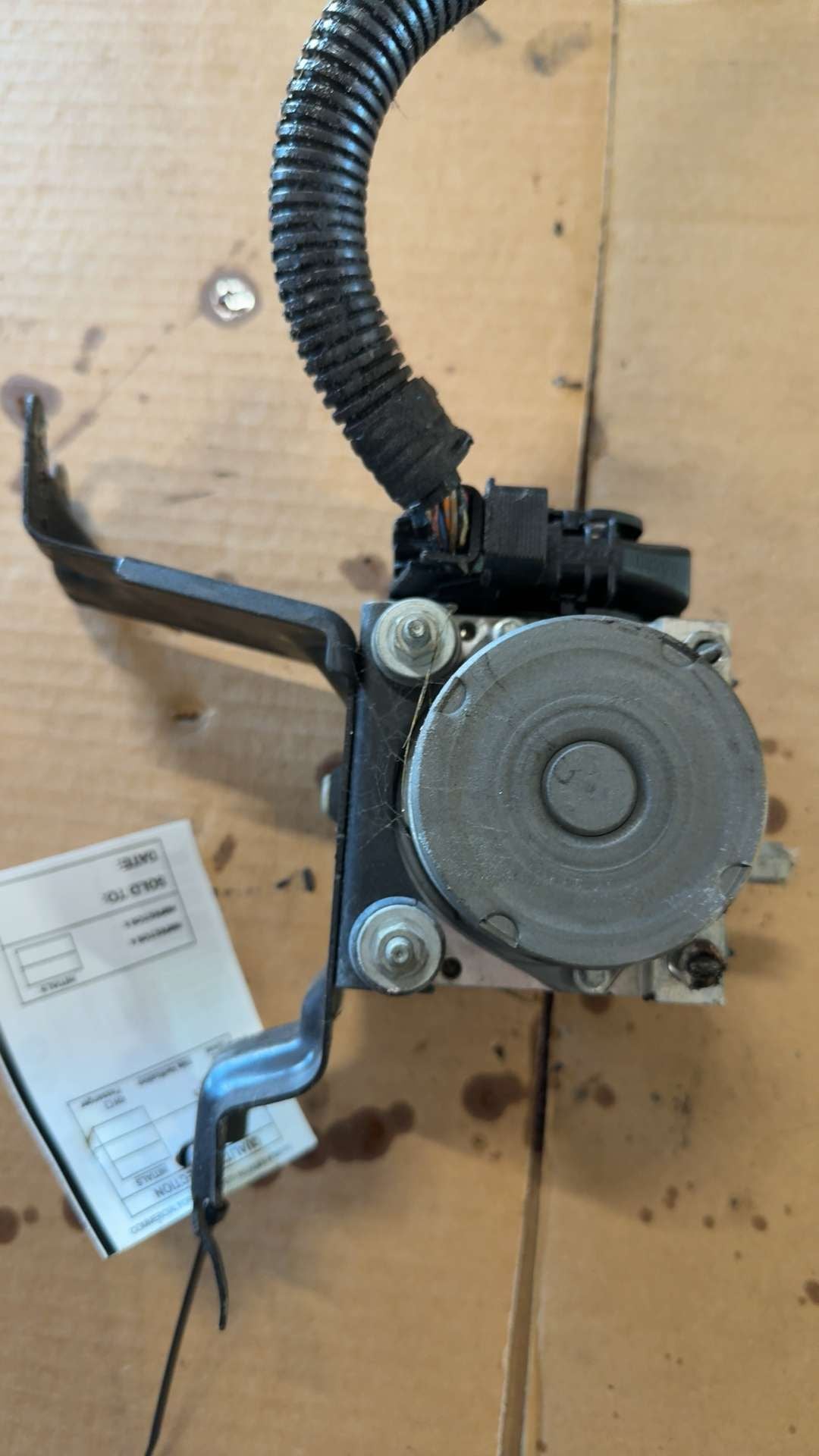 ABS Pump Module from a 2009 Toyota Camry, photo 1