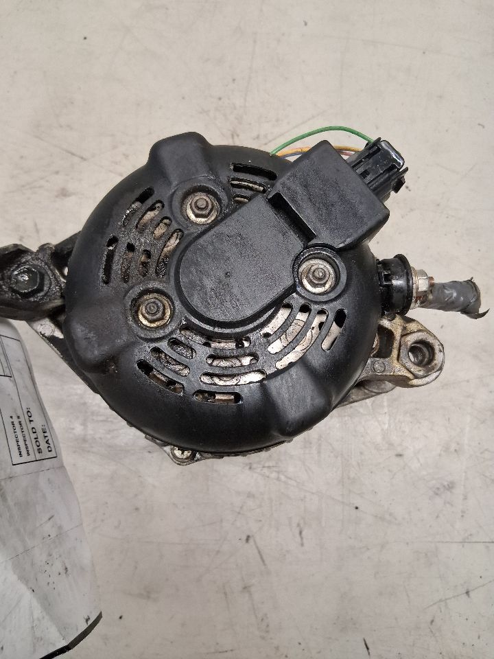 Alternator from a 2007 Toyota, photo 3
