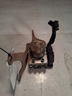 ABS Pump Module from a 2019 Chevrolet Malibu, photo 1