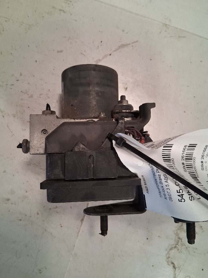 ABS Pump Module from a 2008 Ford Taurus, photo 1