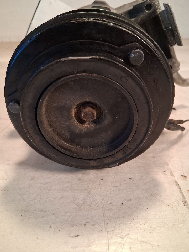 AC Compressor from a 2008 Ford Taurus, photo 2
