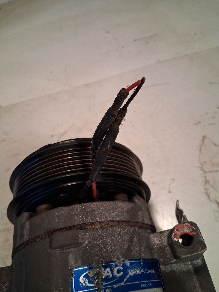 AC Compressor from a 2008 Ford Taurus, photo 4