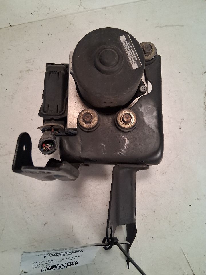 ABS Pump Module from a 2007 Nissan, photo 1