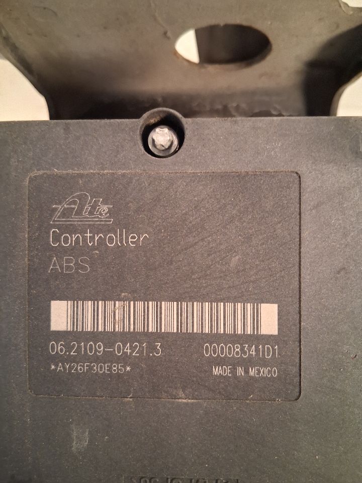 ABS Pump Module from a 2007 Nissan, photo 4