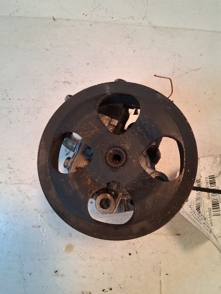 Power Steering Pump from a 2005 Toyota Camry, photo 1