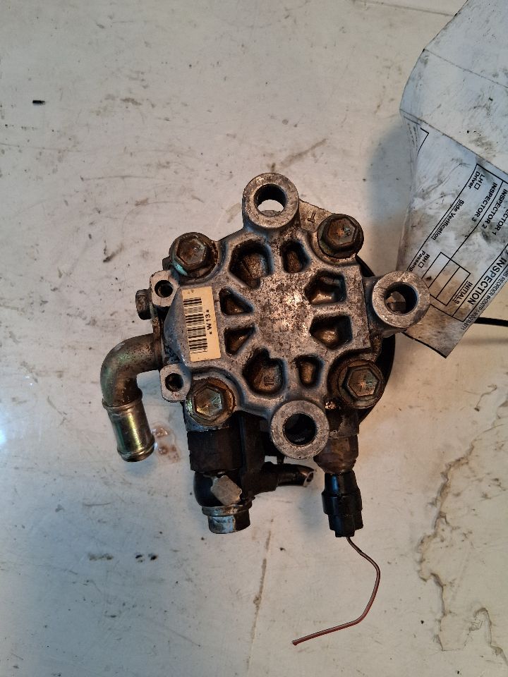 Power Steering Pump from a 2005 Toyota Camry, photo 3