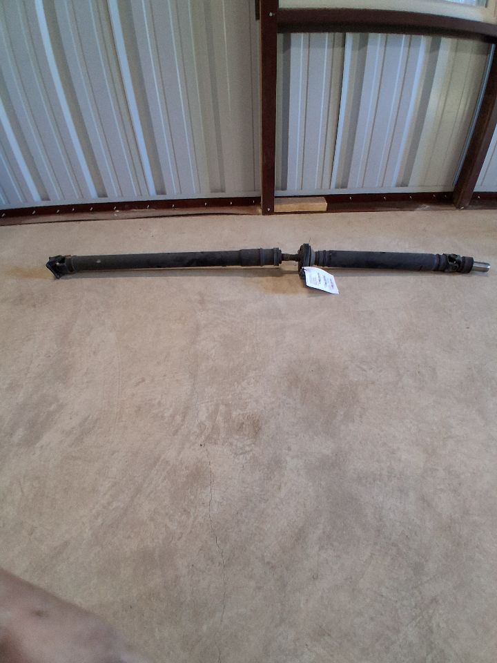 Drive Shaft from a 2014 Subaru Legacy, rear, photo 1