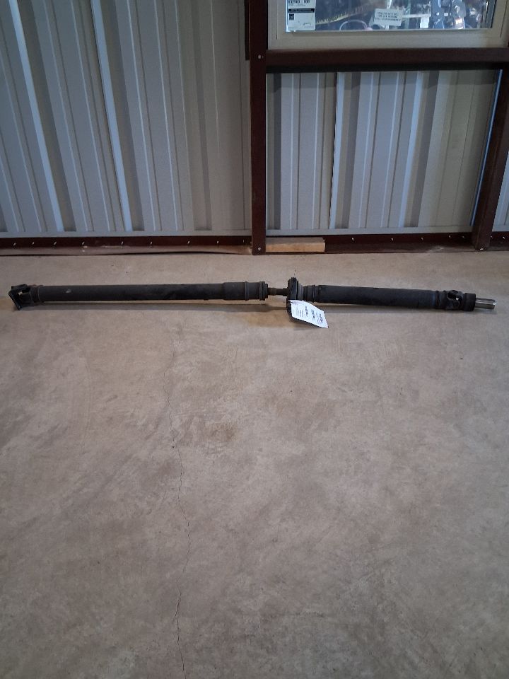 Drive Shaft from a 2014 Subaru Legacy, rear, photo 3