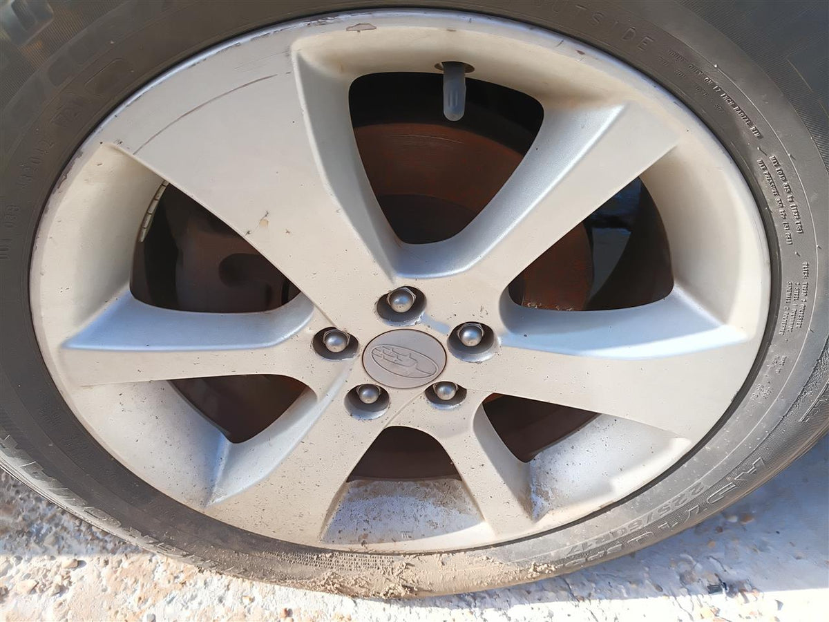 Wheel from a 2014 Subaru Legacy, photo 1