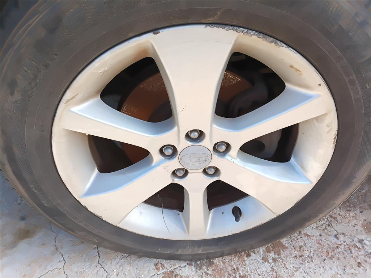 Wheel from a 2014 Subaru Legacy, photo 1