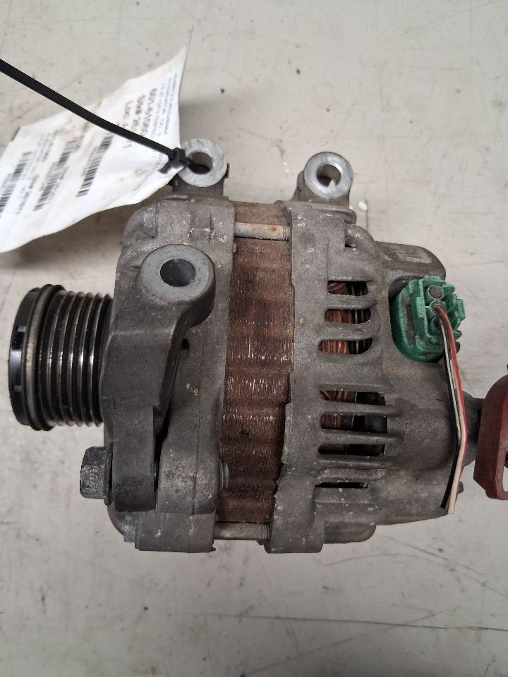 Alternator from a 2014 Subaru Legacy, photo 1