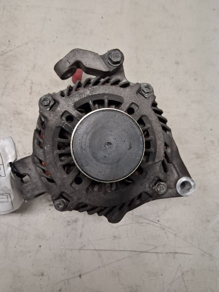 Alternator from a 2014 Subaru Legacy, photo 2