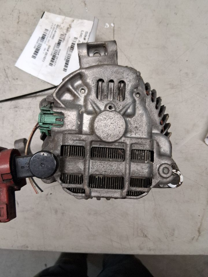 Alternator from a 2014 Subaru Legacy, photo 3