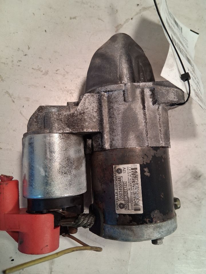 Starter Motor from a 2008 Jeep Patriot, photo 1