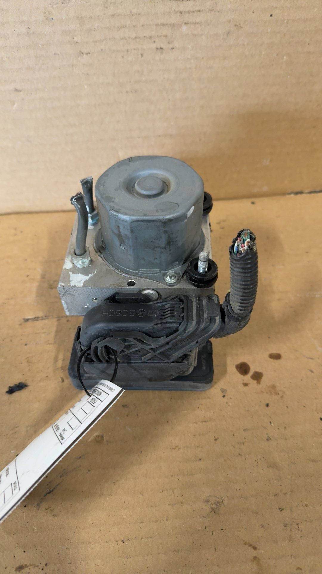 ABS Pump Module from a 2014 Toyota Camry, photo 1