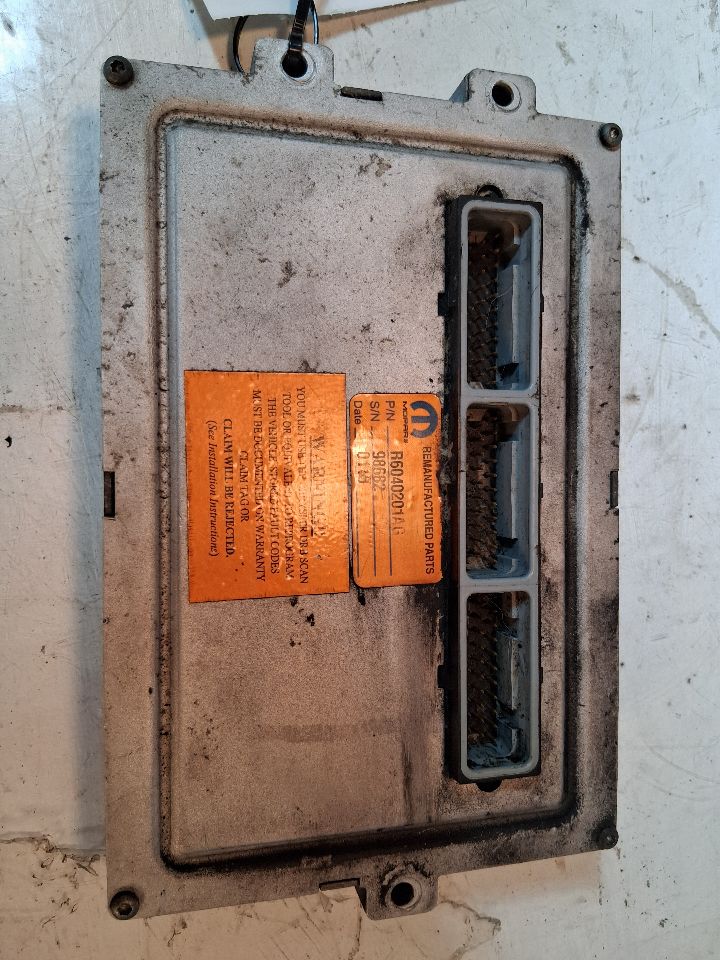 Engine Control Module (ECM/PCM) from a 2002 Dodge Ram 1500, photo 1