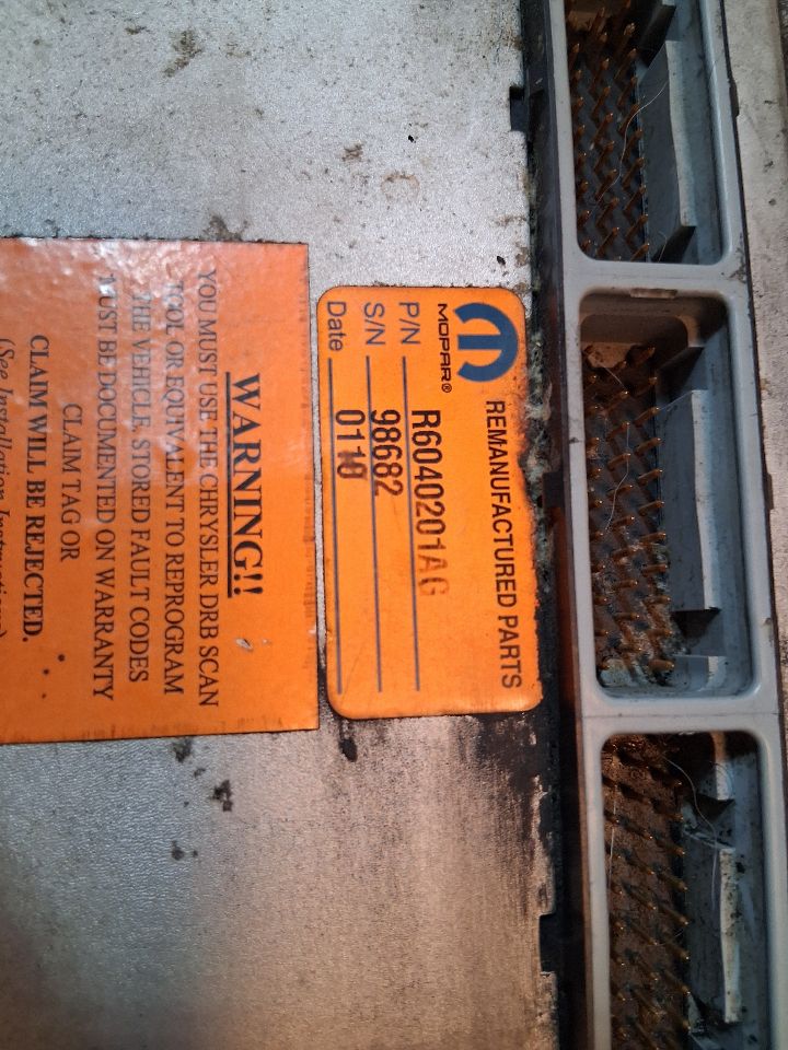 Engine Control Module (ECM/PCM) from a 2002 Dodge Ram 1500, photo 2