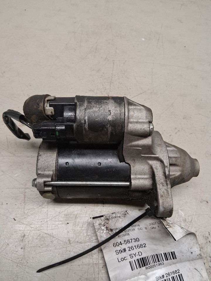 Starter Motor from a 2007 Toyota, photo 1