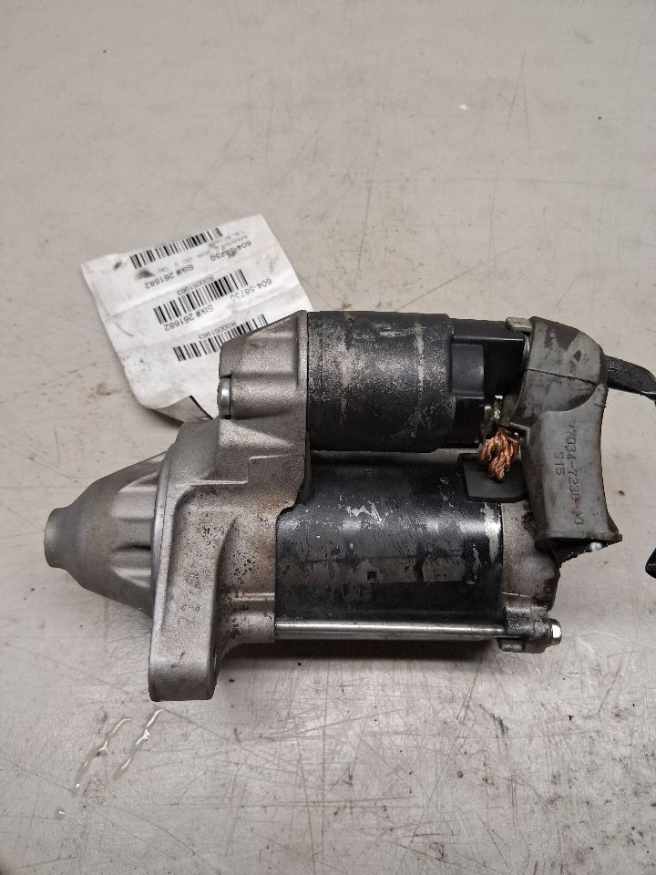 Starter Motor from a 2007 Toyota, photo 2