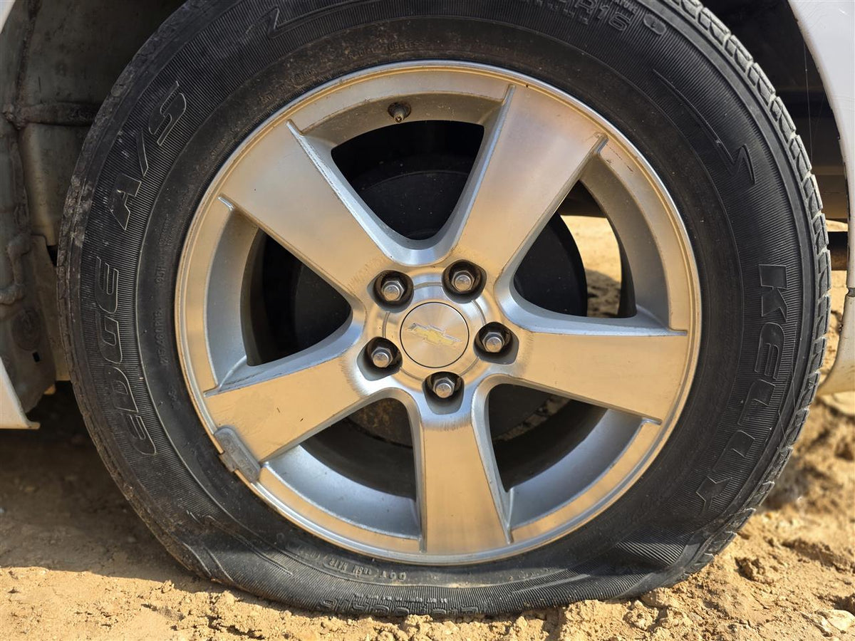 Wheel from a 2013 Chevrolet Cruze, photo 1