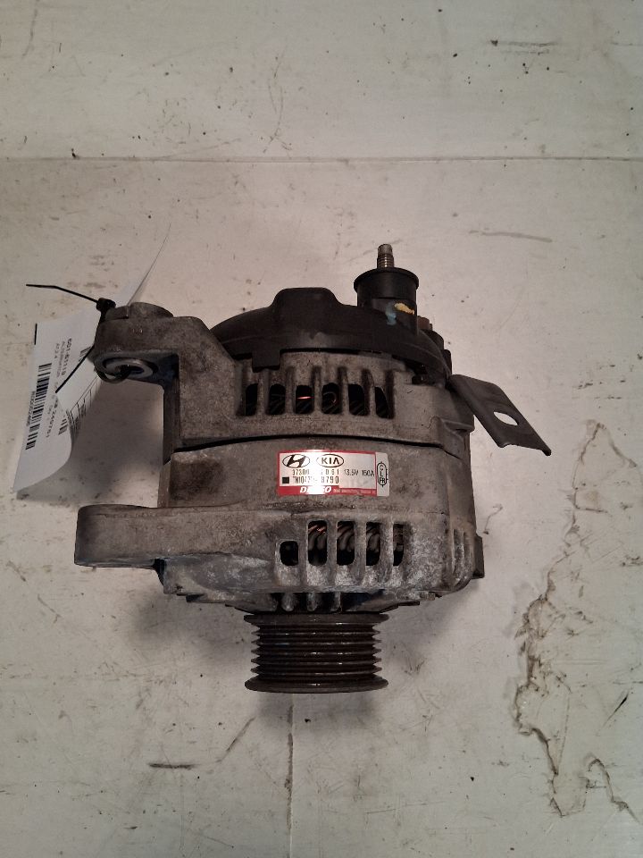 Alternator from a 2017 Kia Optima, photo 2