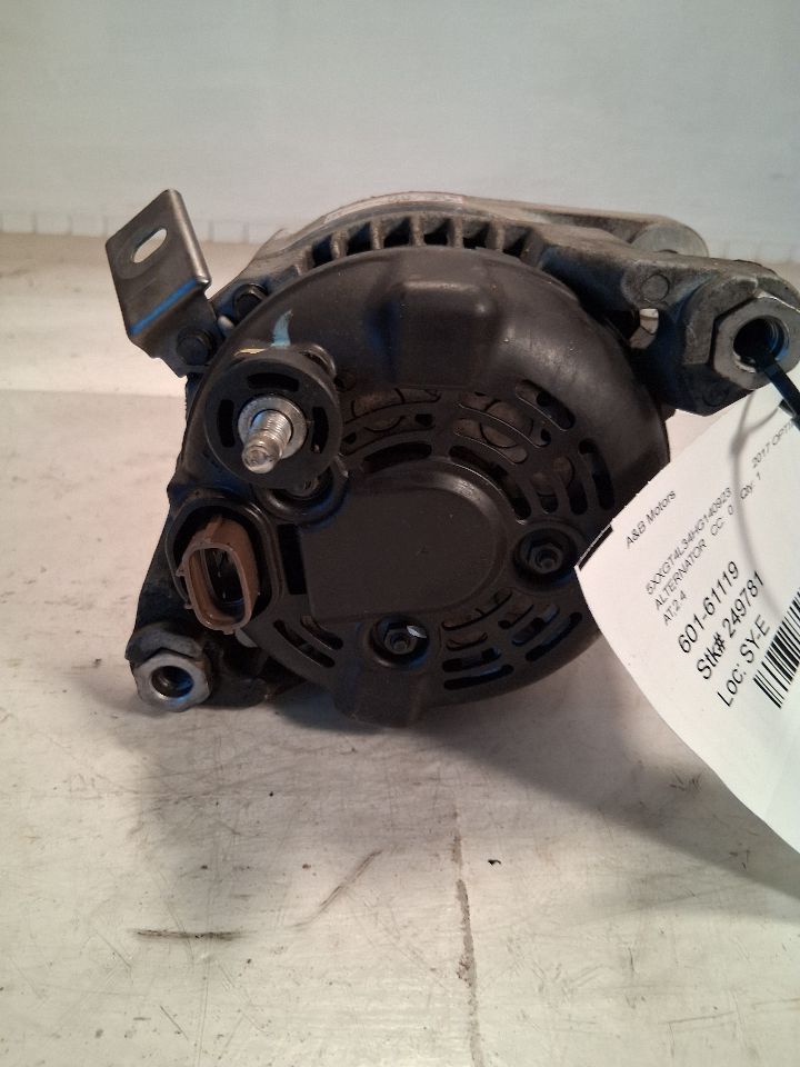 Alternator from a 2017 Kia Optima, photo 4