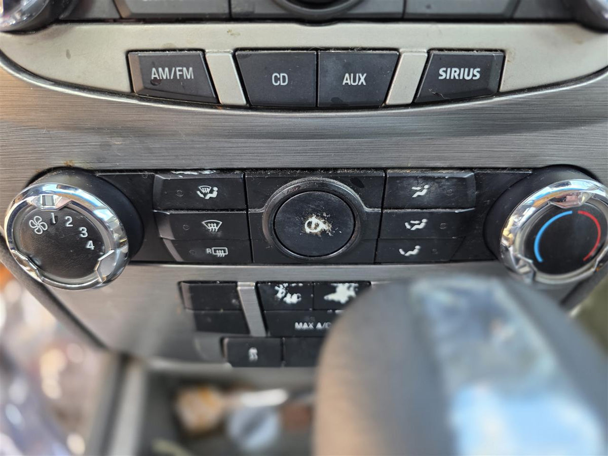Climate Control Panel from a 2010 Ford Fusion, photo 1