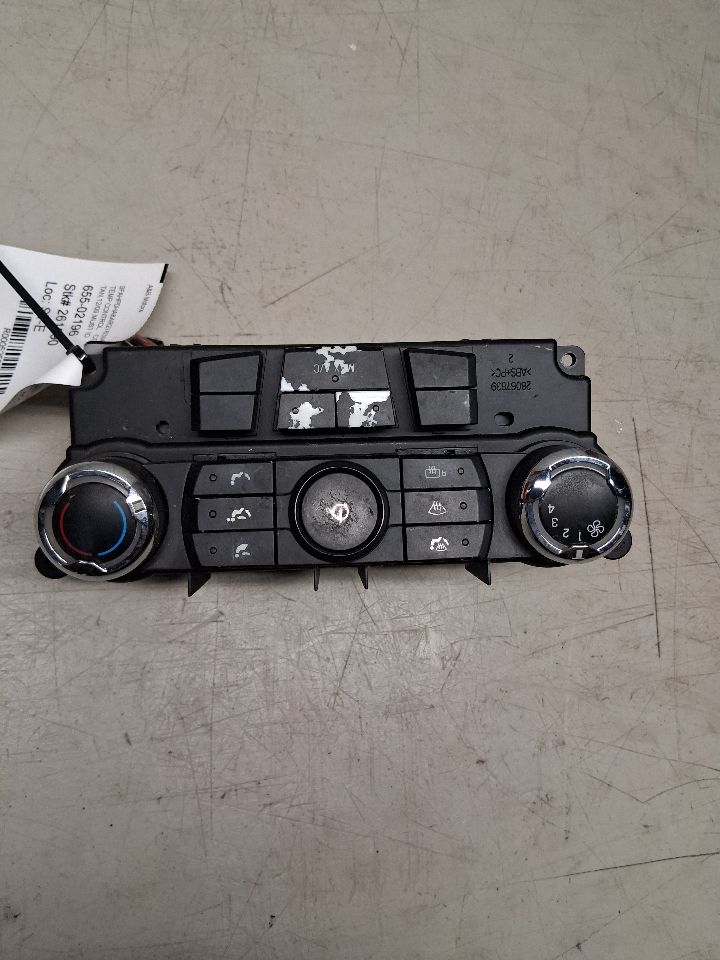 Climate Control Panel from a 2010 Ford Fusion, photo 2