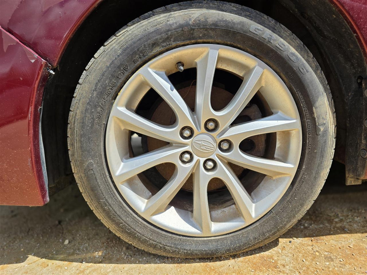 Wheel from a 2013 Subaru Impreza, photo 1