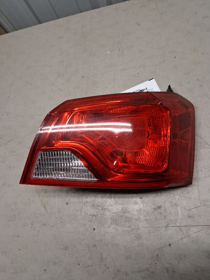 Tail Light from a 2017 Chevrolet Impala, right side, photo 2