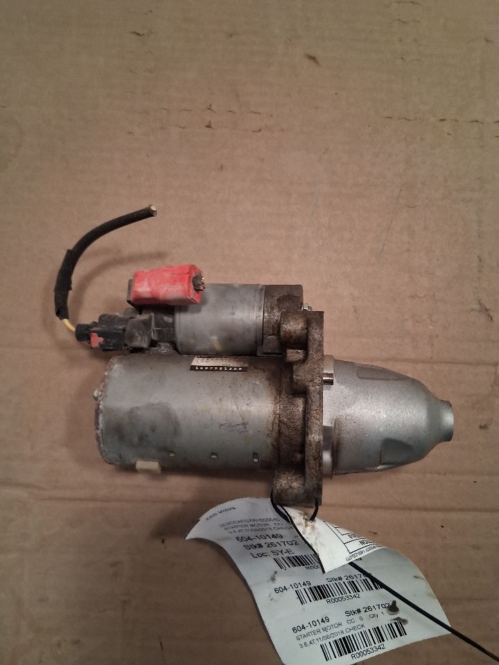 Starter Motor from a 2019 Chrysler 300, photo 1