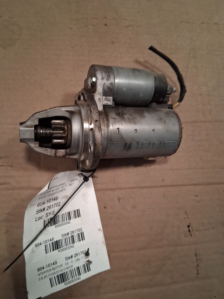 Starter Motor from a 2019 Chrysler 300, photo 4