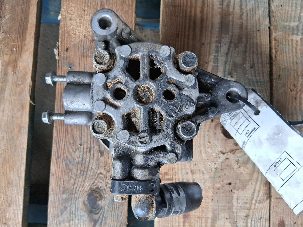 Power Steering Pump from a 2010 Honda Accord, photo 2