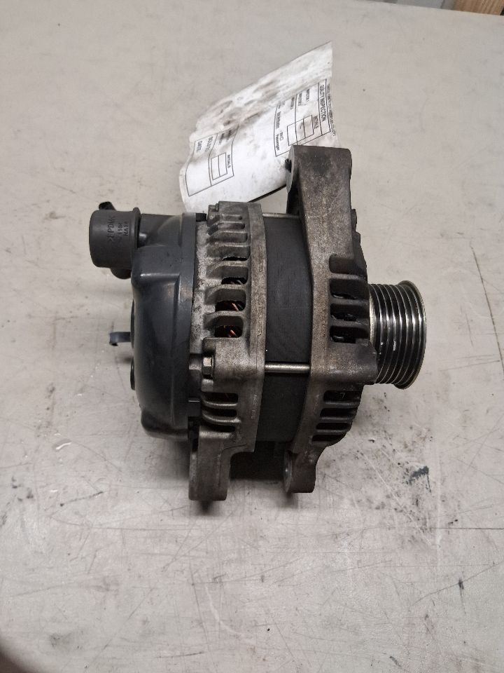 Alternator from a 2010 Honda Accord, photo 1