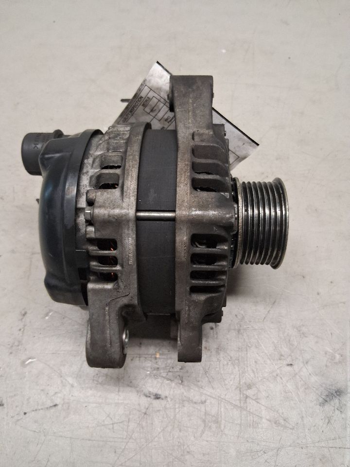 Alternator from a 2010 Honda Accord, photo 3