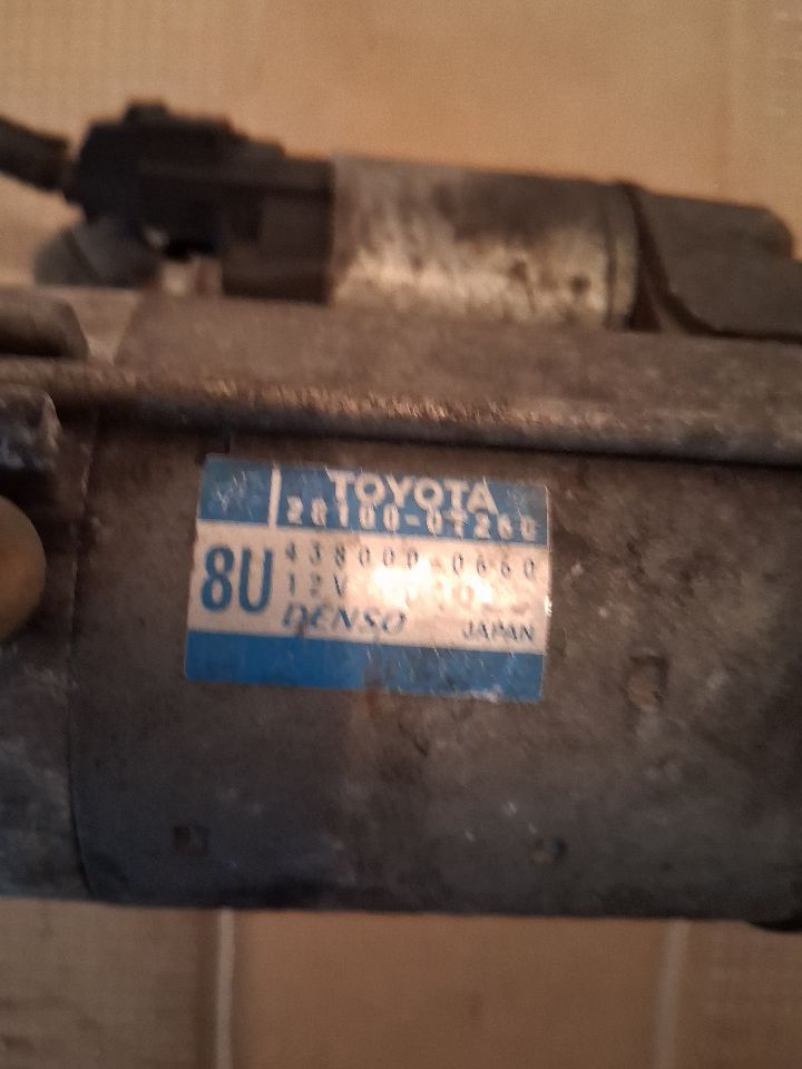 Starter Motor from a 2013 Toyota Corolla, photo 2
