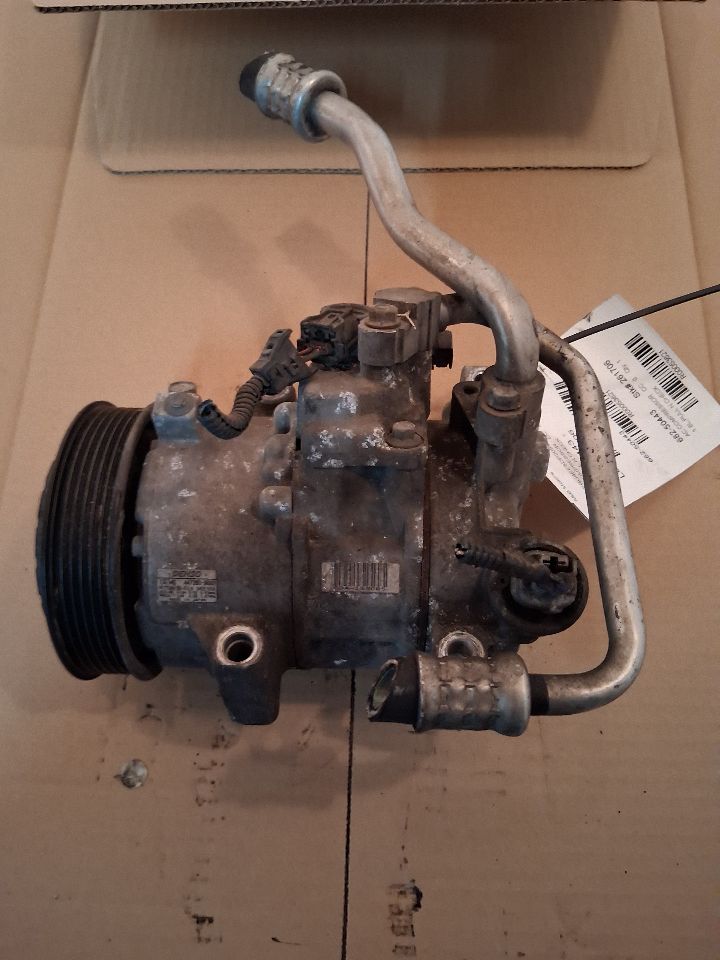 AC Compressor from a 2013 Toyota Corolla, photo 2