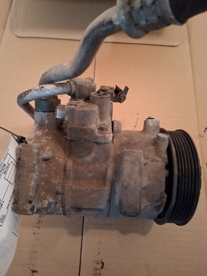 AC Compressor from a 2013 Toyota Corolla, photo 3