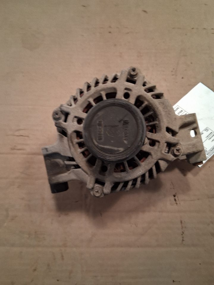Alternator from a 2014 Dodge Dart, photo 2