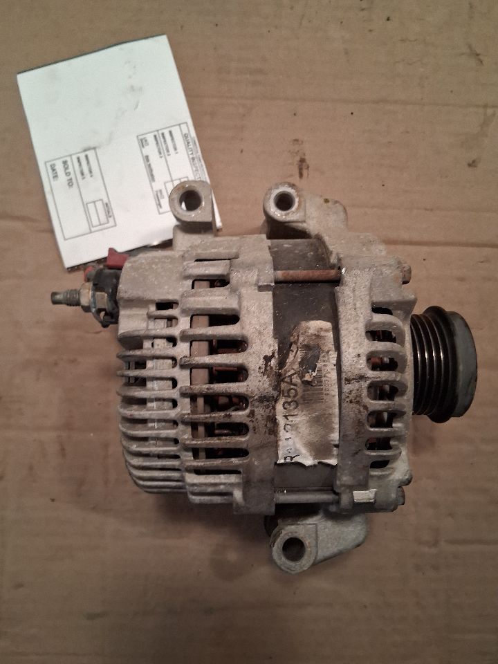 Alternator from a 2014 Dodge Dart, photo 3